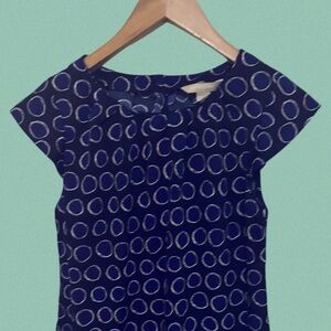Banana Republic W S XS Dark Blue with White Circle Pattern Cap Sleeve Blouse